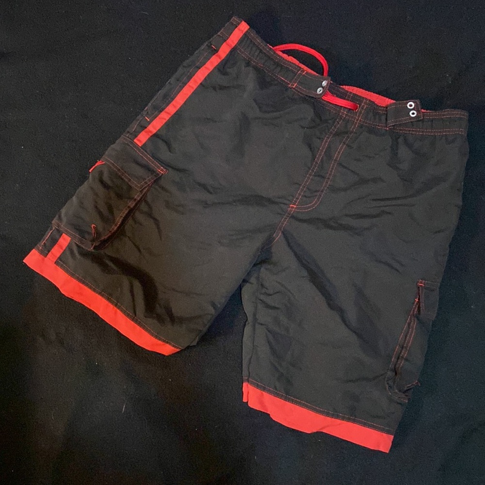 L NBA GEAR SWIM TRUNKS BLACK WITH RES TRIM 4 POCKETS BUILT IN LINING